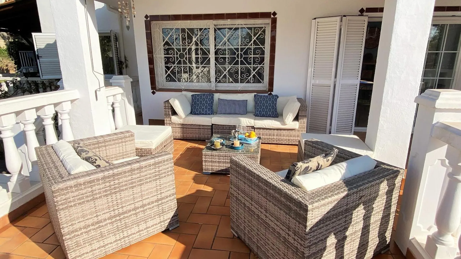 Villa Les Moreres De Sitges, Mediterranean-Style Family Escape 스페인