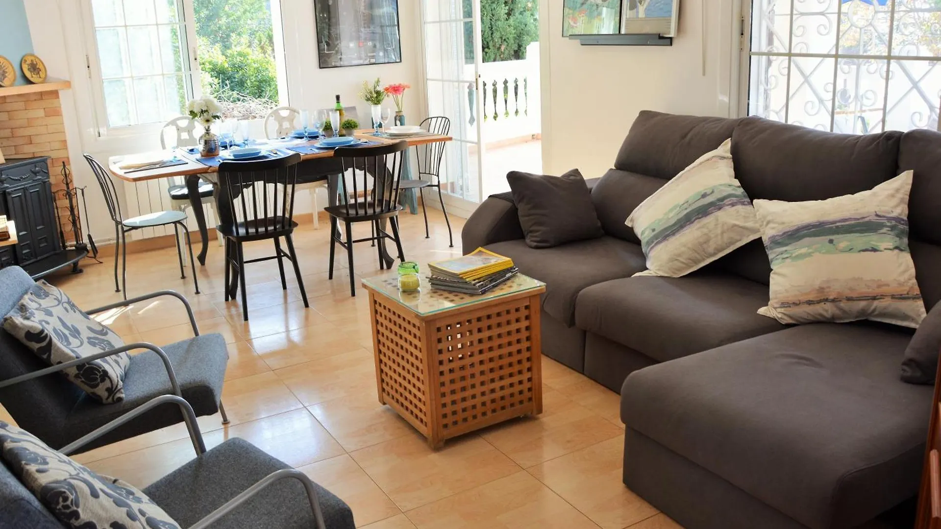 Villa Les Moreres De Sitges, Mediterranean-Style Family Escape 스페인