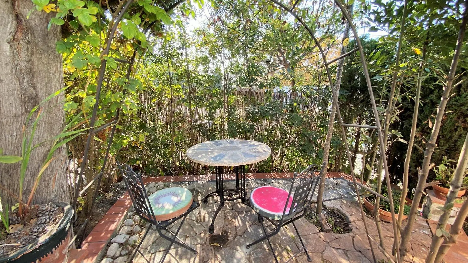 Villa Les Moreres De Sitges, Mediterranean-Style Family Escape  시체스