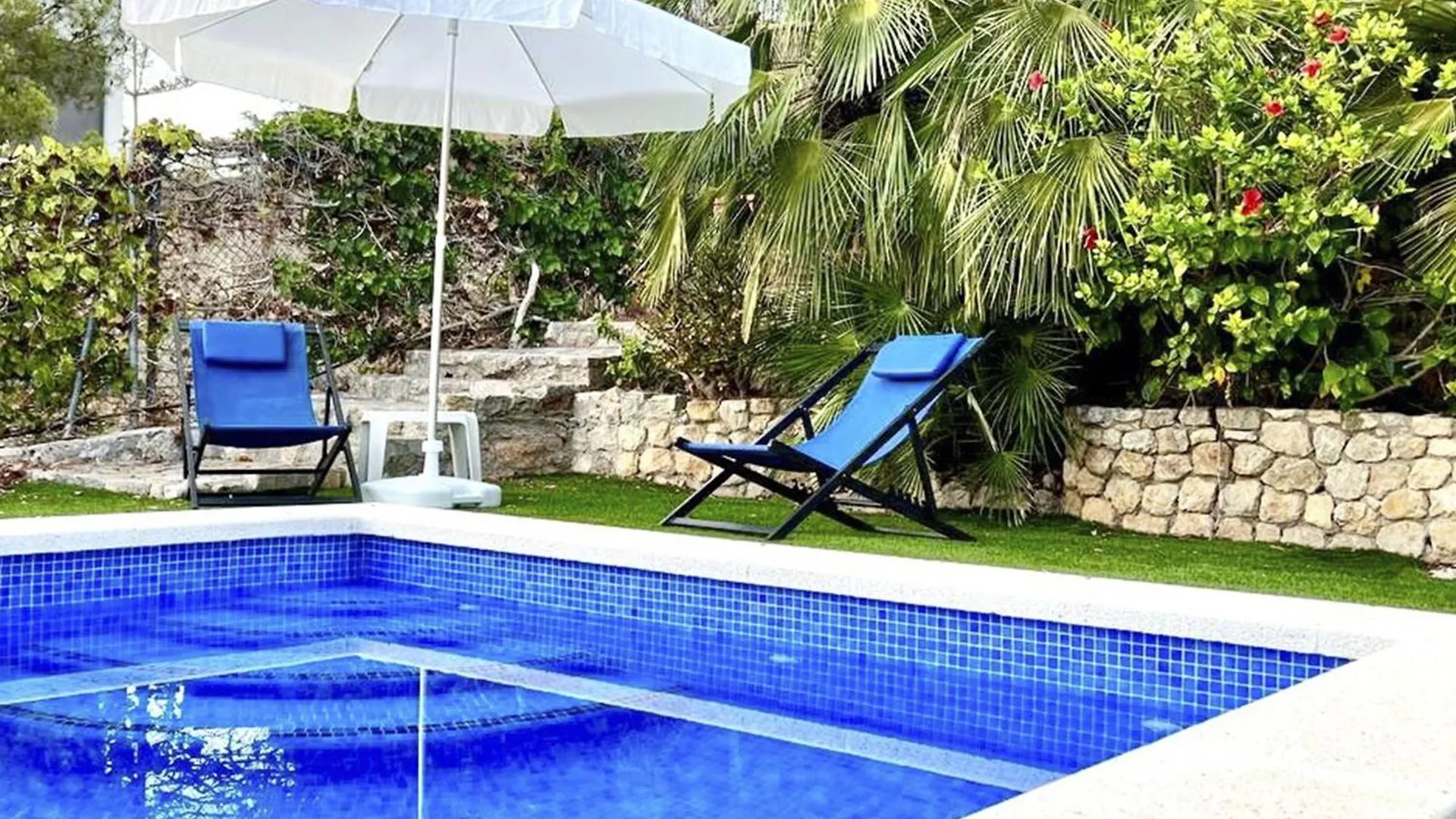 Villa Les Moreres De Sitges, Mediterranean-Style Family Escape  Sitges